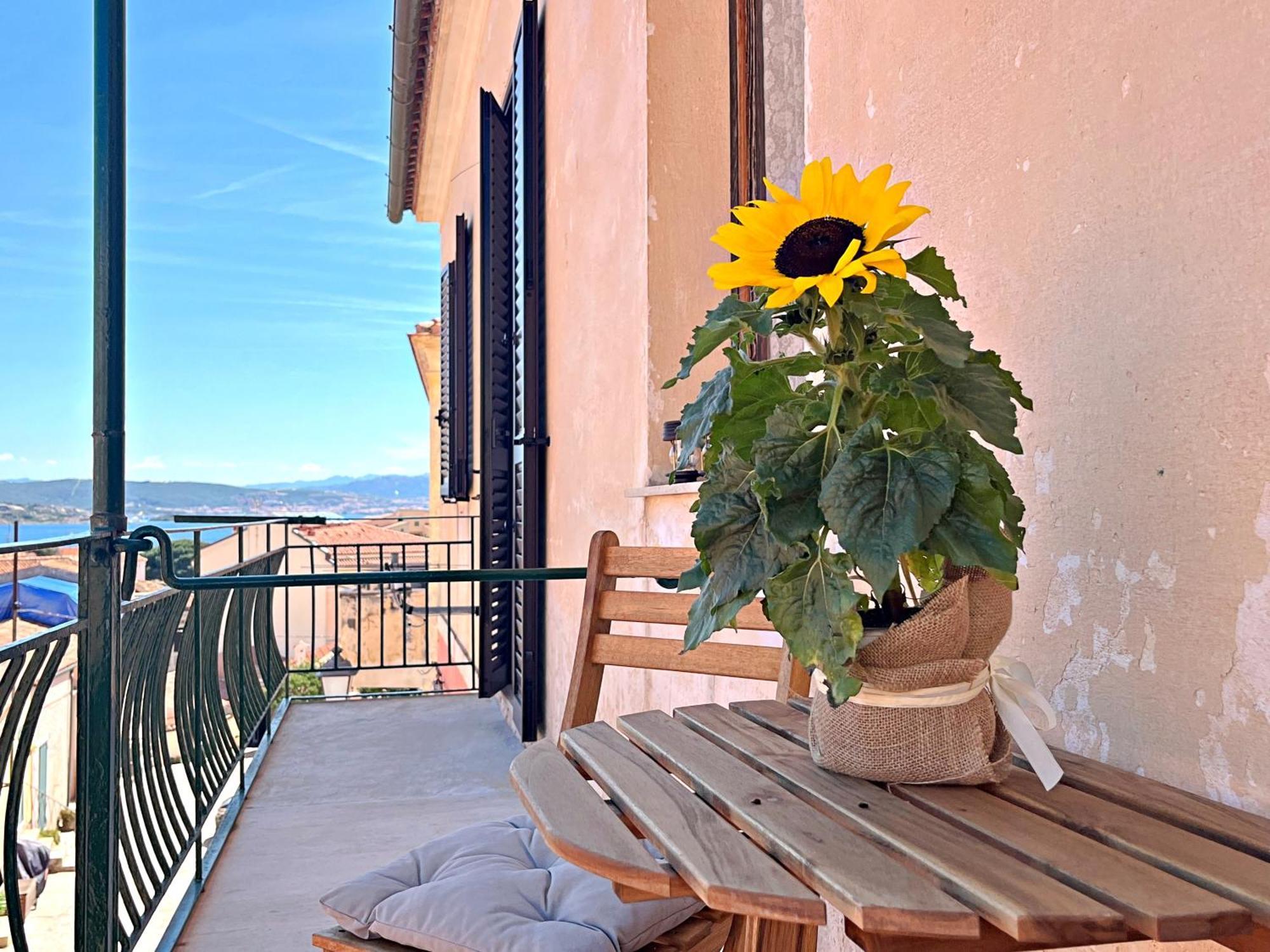 Ferienwohnung L'Isola Nell'Isola - R3442 La Maddalena  Exterior foto